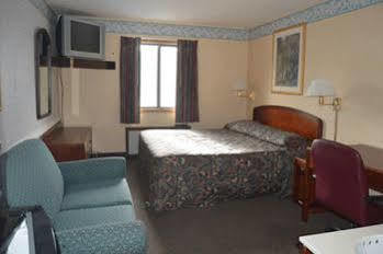 Budget Inn Of Tazewell County Pounding Mill Екстер'єр фото